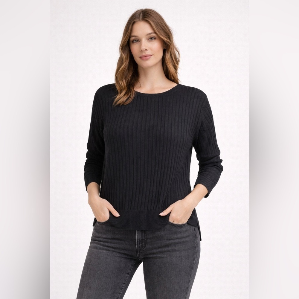 5/$25 - REITMANS Black Crew Neck Ribbed Sweater Top